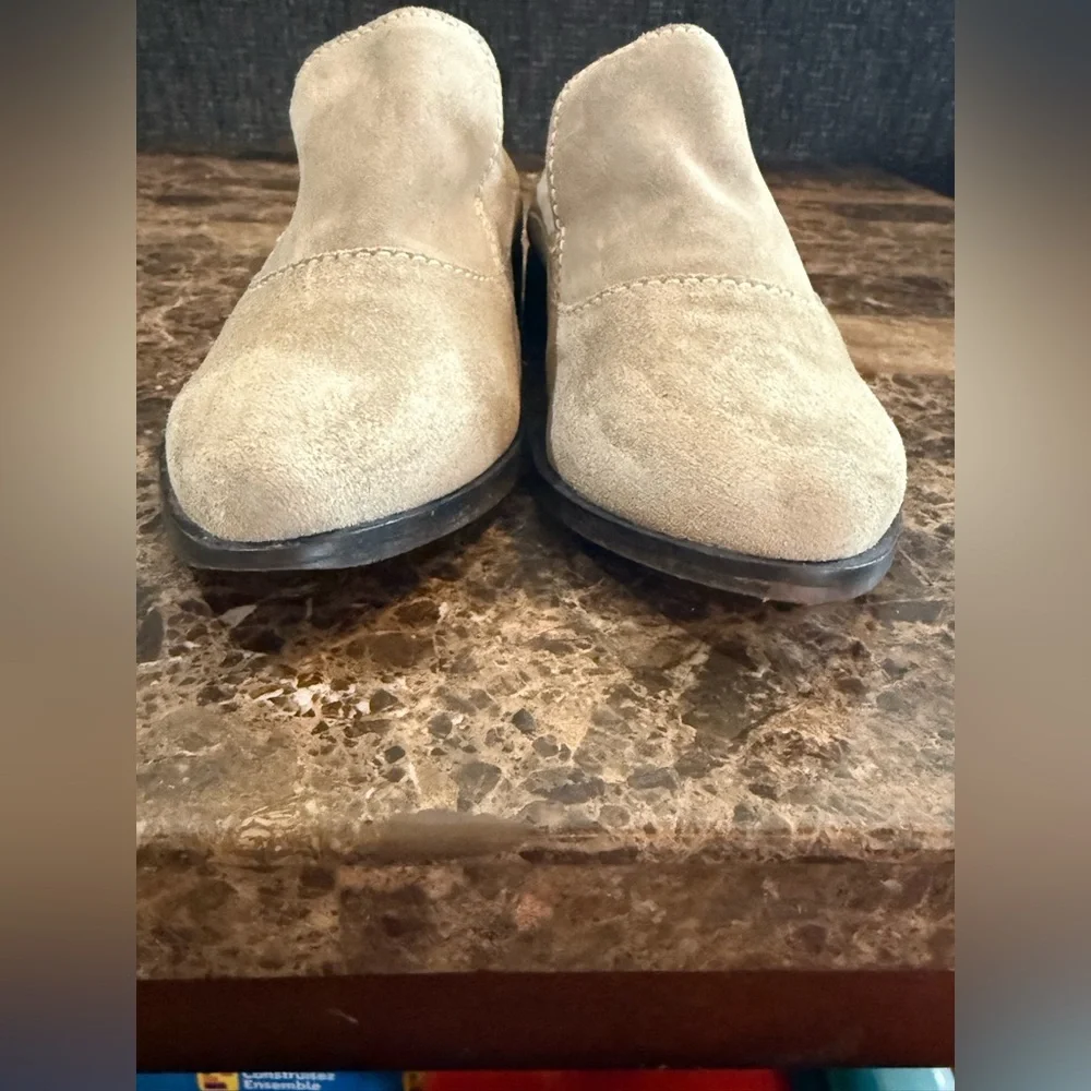 Free People. Brady Suede Loafers. Taupe. Size 36.